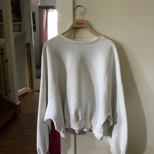 Sweatshirt från Nelly  - Enkel chunky sweatshirt i storlek M😍 Pris går att diskutera!😆