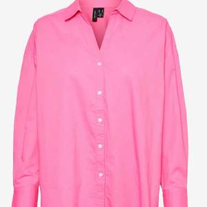 Säljer denna rosa skjorta k storlek S. Har andvänts 1 gång. Säljer för 200kr nypris 300kr. Säljer pågrund av att den aldrig andvänts.
