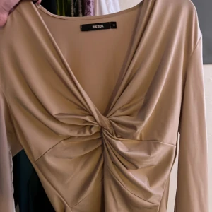 Body - Champagne färgad body