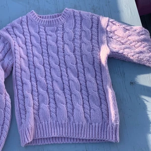 Stickad tröja  - Rosa stickad tröja i storlek XXS men passar XS, bra skick