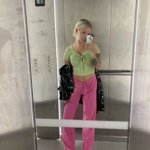 Hollister mjukisbyxor  - Mjukisbyxor från hollister i storlek xs