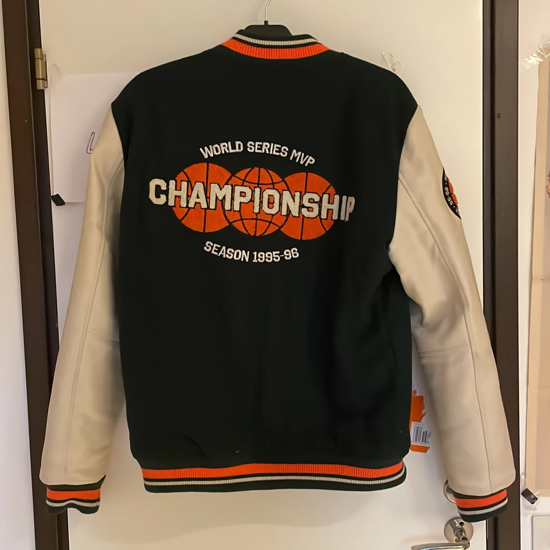 Riktigt snygg college jacka - 91