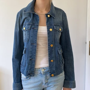 Jeansjacka Michael Kors strl s - Jeansjacka. Som ny. Guldknappar. 