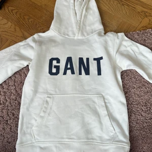 Jätte fin gant tröja  - Gant tröja, super fint skick. Använd enstaka gånger. Sälj pga att den är för liten 