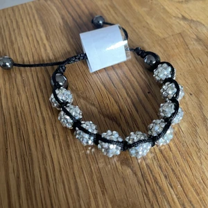 Armband  - Armband säljes. 