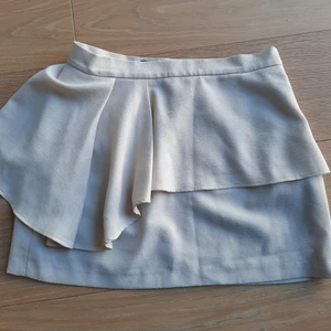 Forever21 paige kjol M (närmare S) - Cute paige skirt from Forever21. Small size M. I usually wear S and this is good for me. 