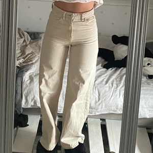 Beiga jeans  - Andvänder inte! Ser som nya ut⭐️