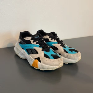 Reebok - Slitna Reebok skor stl 37,5