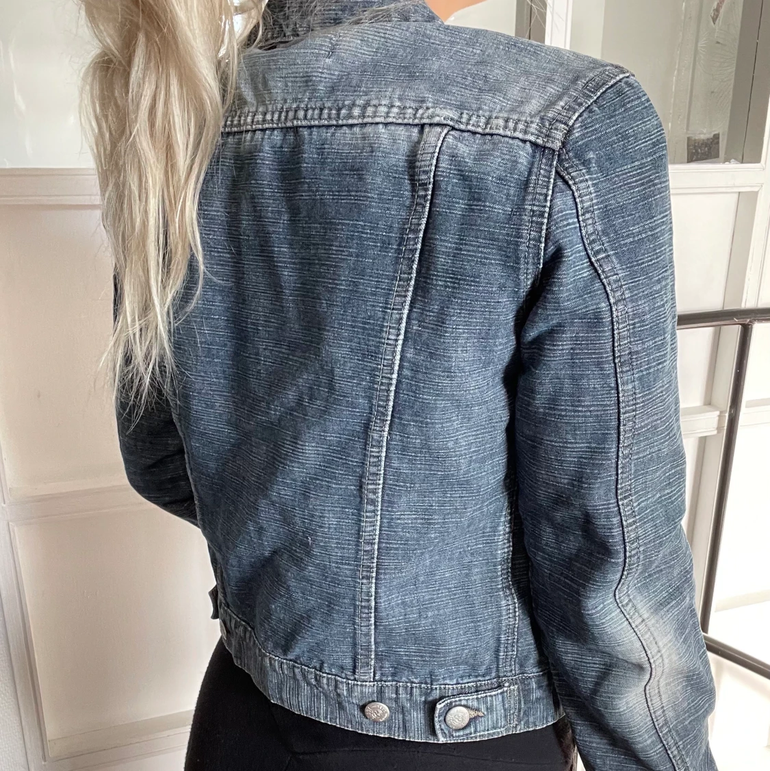 Mörk jeansjacka  - 90