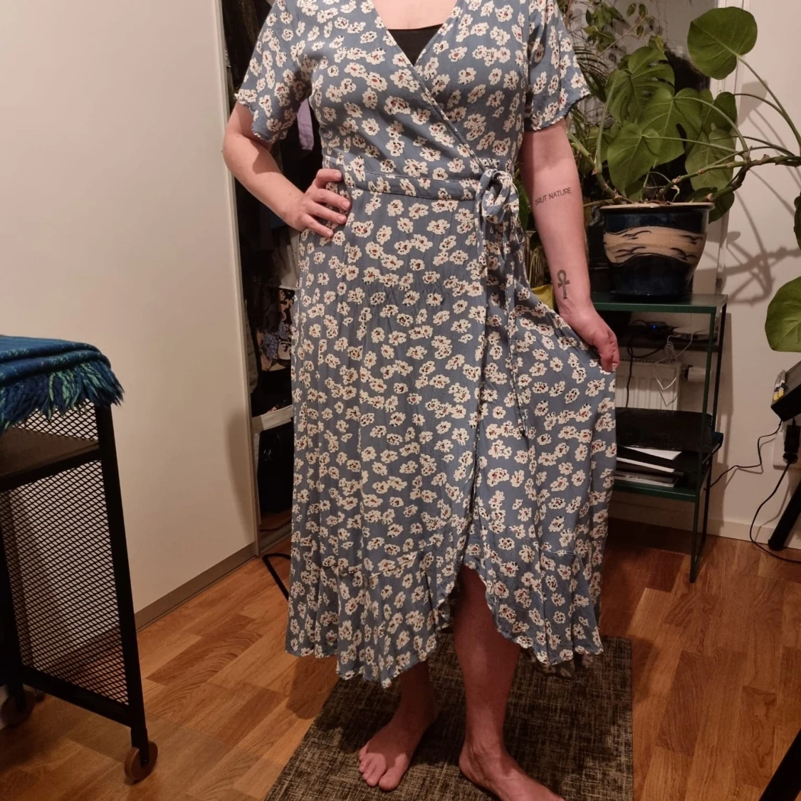 Blommig klänning stl M - 91