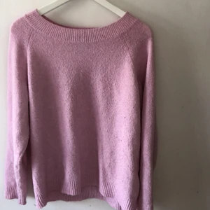 Vero Moda tröja - En jätte fin och skön stickad tröja från vero Moda❤️  har inte andvänt den många gånger den är typ helt ny i storlek xs men väldigt Stretchig så den passar väldigt många❤️skriv ifall ni är intresserade nypris är 300 ❤️