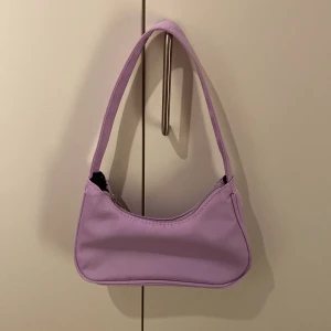 cute nylon bag  - lavender nylon bag !