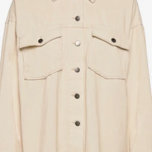 Krämvit ”jacka” - Krämvit jack/tröja sammets material från Gina. Använd 2/3gånger. Skön