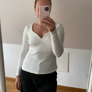 topp - långärmad vit topp!! 