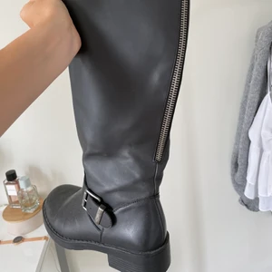 Stövlar - Snygga stövlar i bra skick💕strl 37 men passar mig som brukar ha 38-39💕