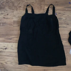 Linne klänning - Fin linneklänning i storlek L men passar mindre också💞