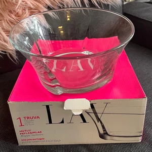 Glasskål NY  - Helt oanvänd glasskål, märke: LAV. Hämtas i Umeå. 