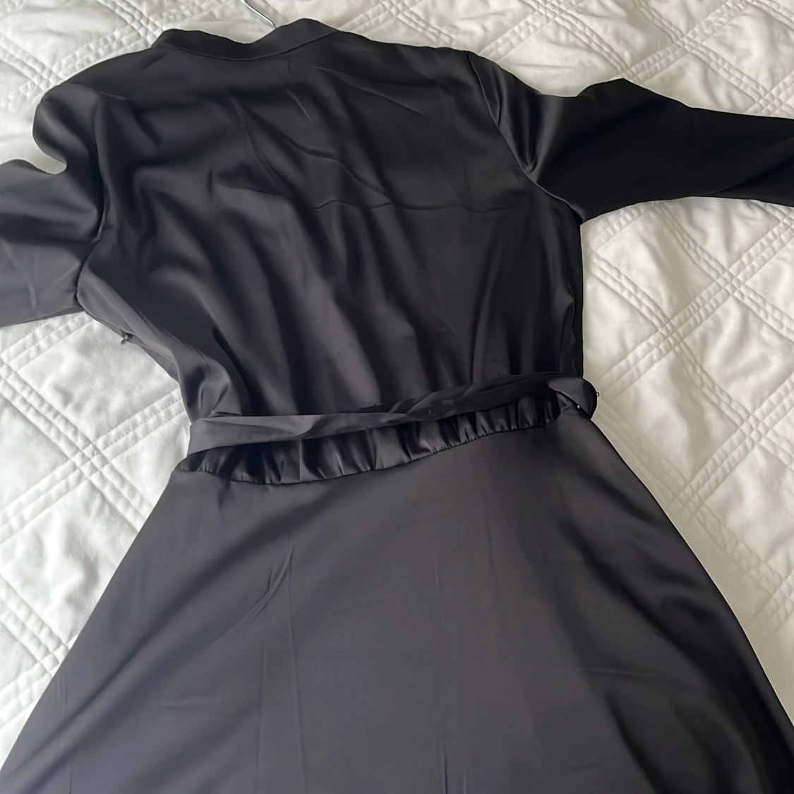 V ringad klänning satin  - 91