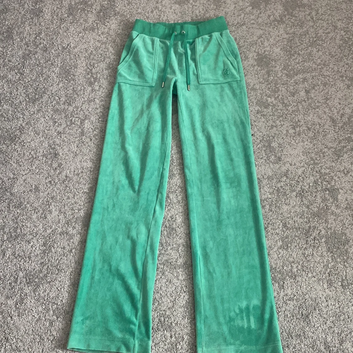 Säljer ett par Juicy byxor!