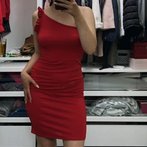Röd klänning  - Fin röd klänning 