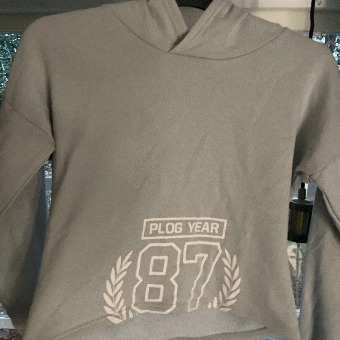 Grå vit tjock tröja 