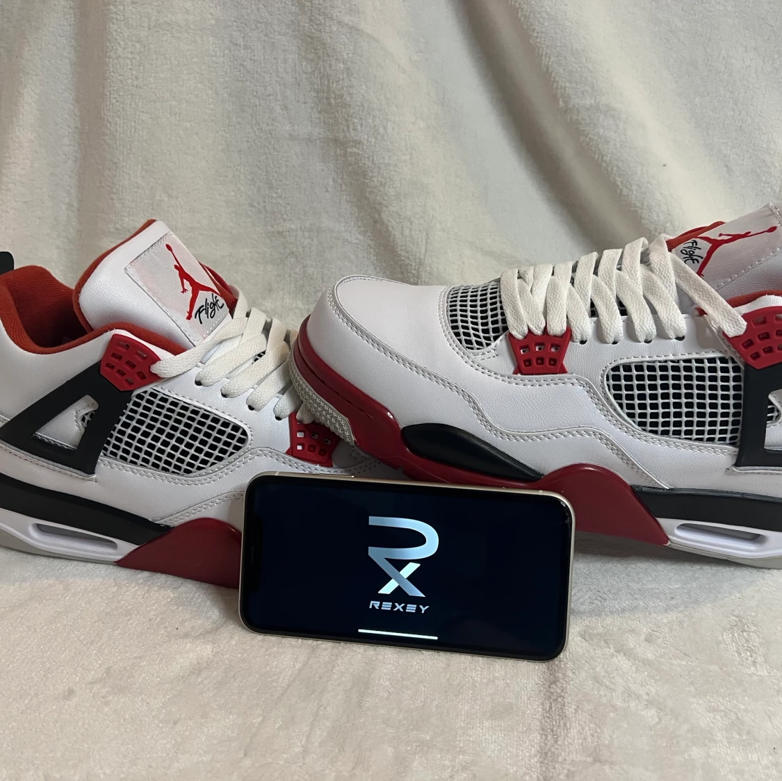Jordan 4 fire red
