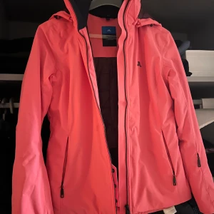 J.L Jacka - J.L jacka skidjacka i fint skick använd sparsamt i str M.