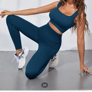 Träningsset - Säljer detta super bekväma sett ifrån SHEIN. Aldrig använda 