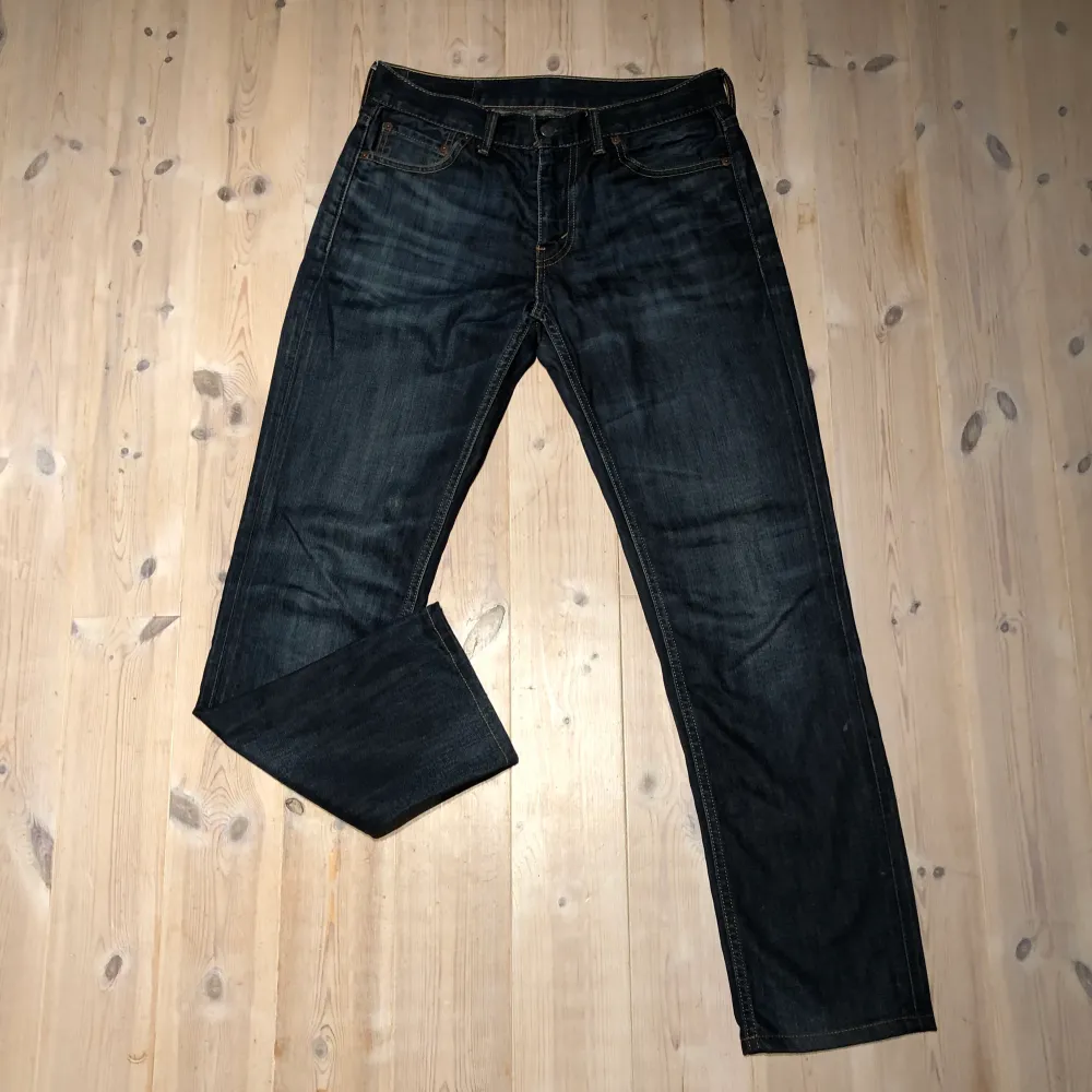 Levis 511 jeans Storlek:W30/L32 Skick:8/10 Pris:300kr  Köparen står för eventuell frakt. 74kr spårbart med postnord.. Jeans & Byxor.