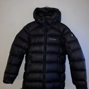 Dunjacka  - Frost down peak jacka, nypris 4200kr