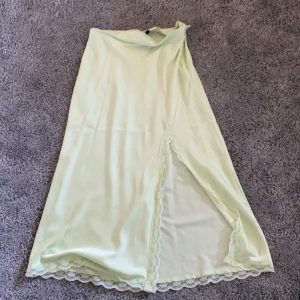 Divided kjol storlek 38 - Super fint skick 