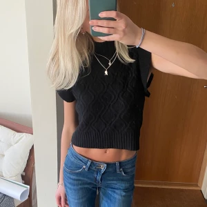 Topp - Sååå fin stickad topp med volanger❤️