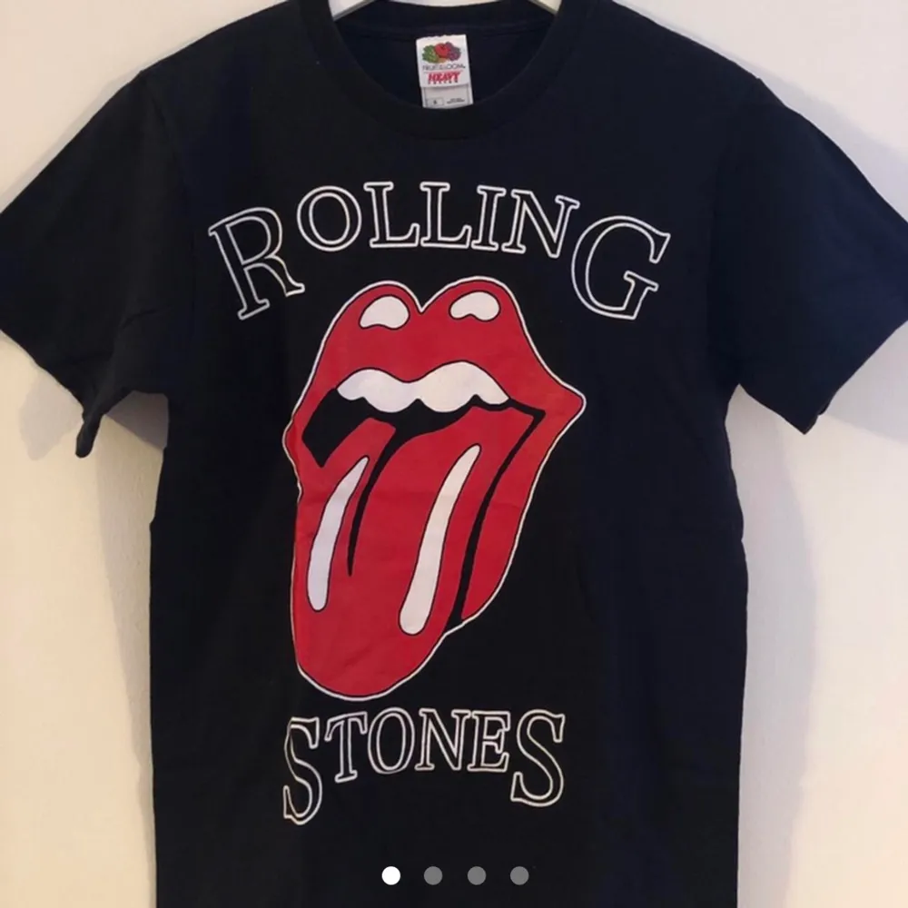 Vintage Rolling Stones T-shirt med tryck fram och bak  Pris kan diskuteras ☺️. T-shirts.