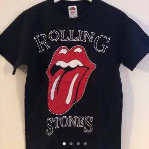 Vintage Rolling Stones T-shirt med tryck fram och bak  Pris kan diskuteras ☺️