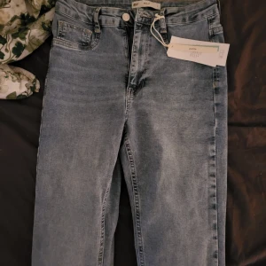 Molly jeans  - Aldrig använda 