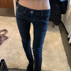 Lågmidjade jeans från replay  - Lågmidjade jeans från replay 