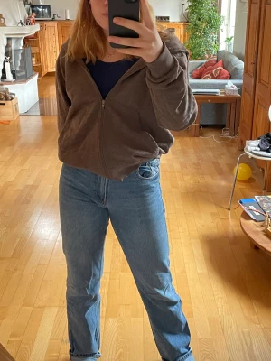 Zara jeans - Mörkblåa zara jeans stl S/M i perfekt skick!