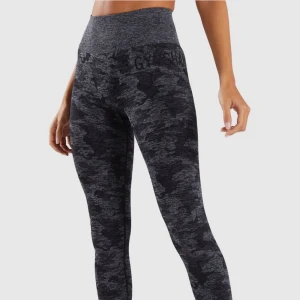 Gymshark tights - Bra skick. Storlek S! ❤️ camo mönster! Nypris 750kr.