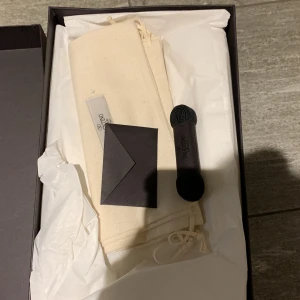 Valentino FlyCrew  - Säljer dessa valentino FlyCrew i str 43, skick 9-10 nästan helt nya bara testade. Ny pris 6200 mitt pris 3800