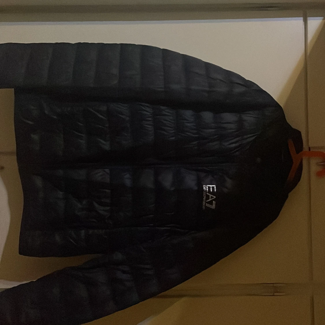 Armani jacka säljs absoult äkta