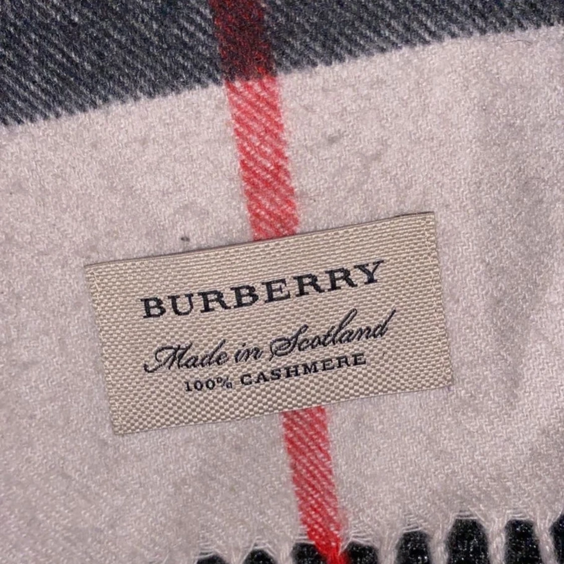 Äkta burberry scarf - 90