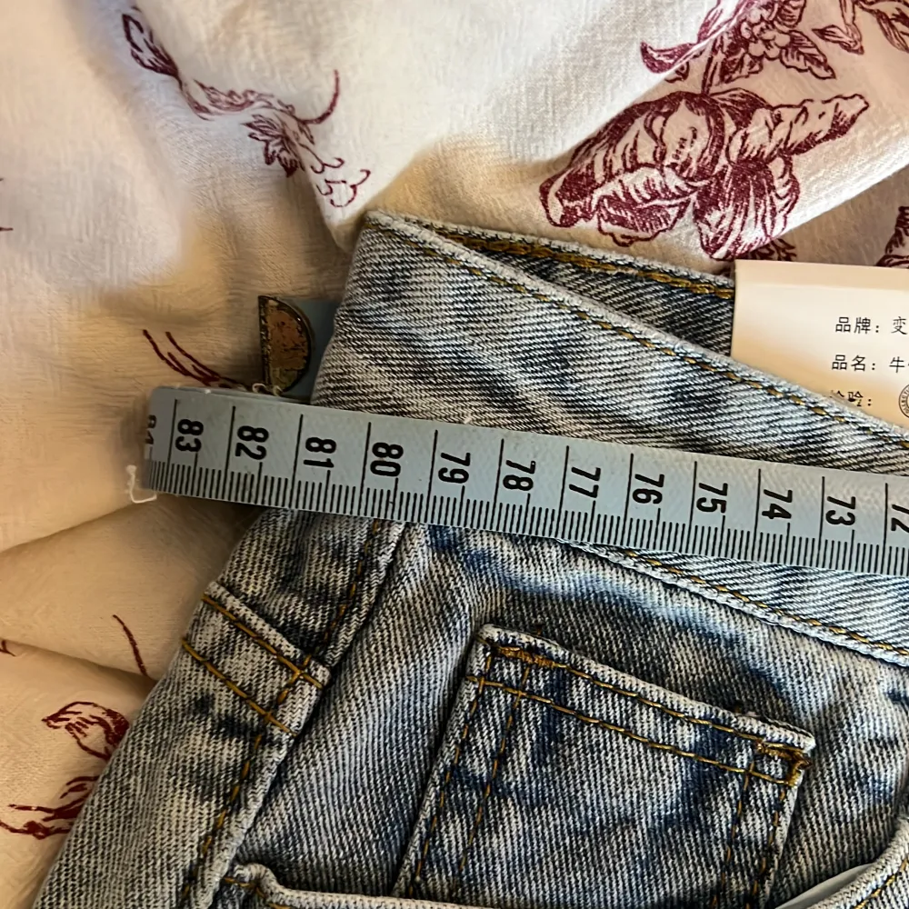 Skit snygga shorts från Thailand som aldrig använt, står att dem är xxl men Thailand har ju mindre storlekar så känns mer som XL, säljs för 50 frakt står du för . Jeans & Byxor.