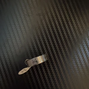 Ringar - 2 nice ringar till sommaren dom tål att duscha 