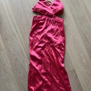 Klänning  - Zara storlek XS aldrig använd 