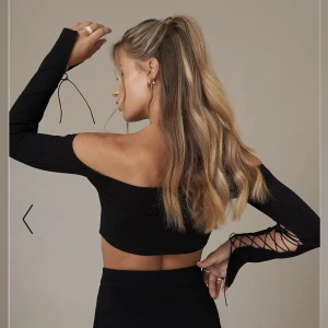 Hanna Schönberg topp - Topp från Hanna Schönbergs kollektion med NAKD