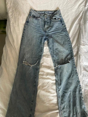 Bikbok wide jeans - Super fina jeans från Bikbok. Knappt använda så i fint skick Ord pris: 599kr
