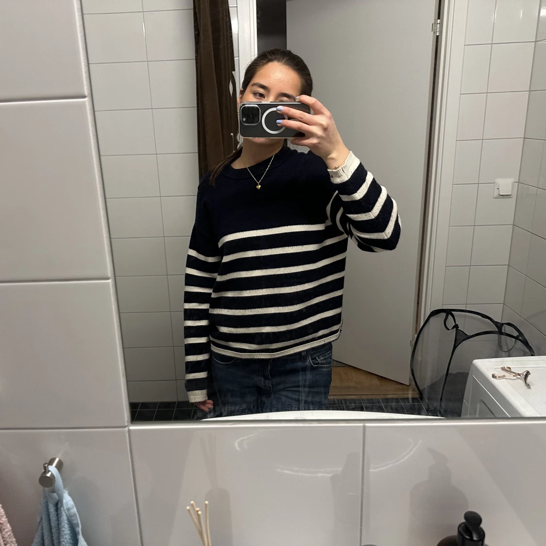 stickad randig tröja