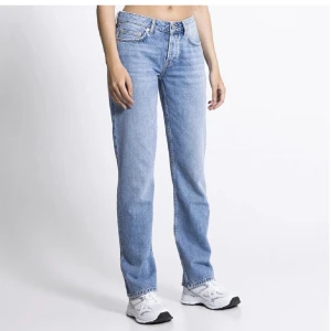 Lager 157 jeans - Säljer dessa superfina jeans från lager 157 i modellen icon, lågmidjade 💙 Endast använda en gång och säljer eftersom jag har flera liknande 🫶🏼