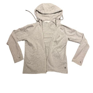 Sailracing ziptröja - Ziptröja från sailracing, jag har gjort tummhål i armarna annars är den i toppenskick😃