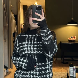 Stickad tröja - Suuperskön stickad tröja som inte kommer till använding tyvärr💓